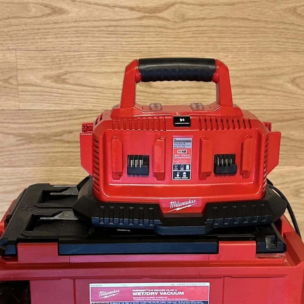 Support de montage PETG pour chargeur Milwaukee M18, visserie fournie