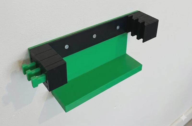Détail de la fixation murale PETG pour rail de guidage Festool