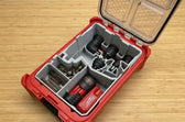 Insert 3DIMPRINT M12 FDDX en place dans un coffre Milwaukee Packout, couvercle ouvert